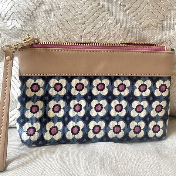 Spartina 449 Calhoun Tassel Wristlet - Picture 3 of 4